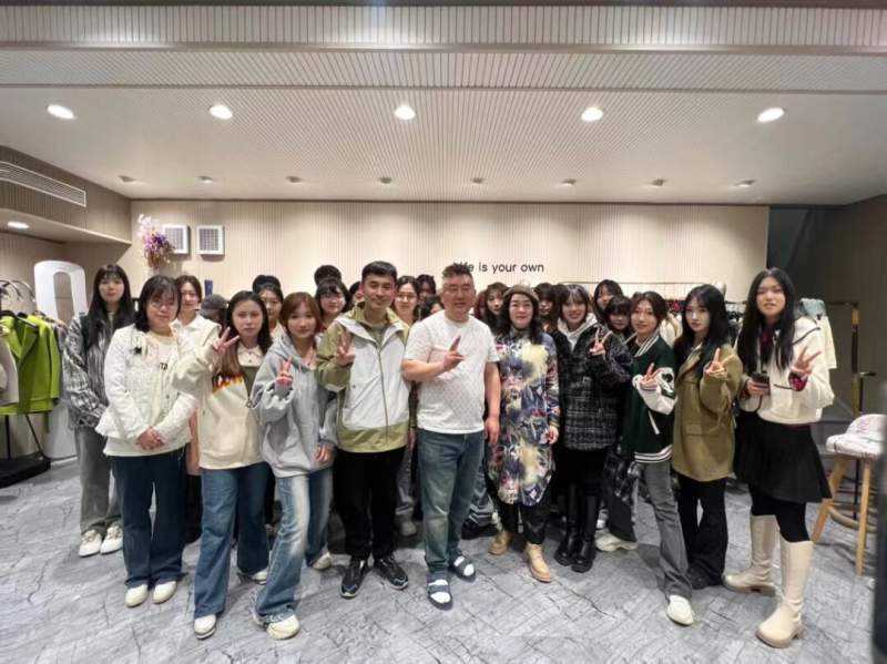 1713002377805333.jpg 640.jpg