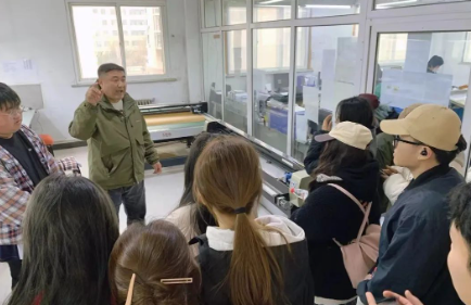 1713160980799616.png image.png